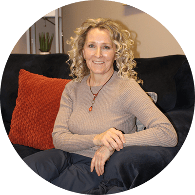 Wendy Kajer Headshot