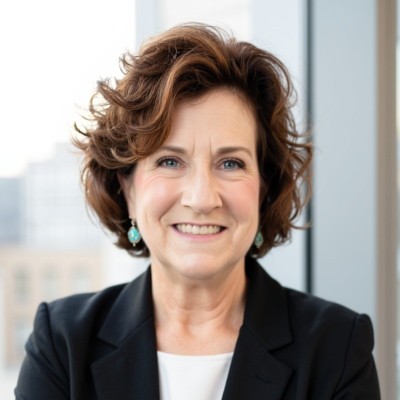 Michelle Erpenbach Headshot